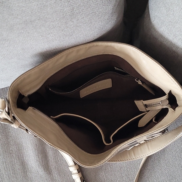 Burberry Cross Body Bag - Picture 4 of 10